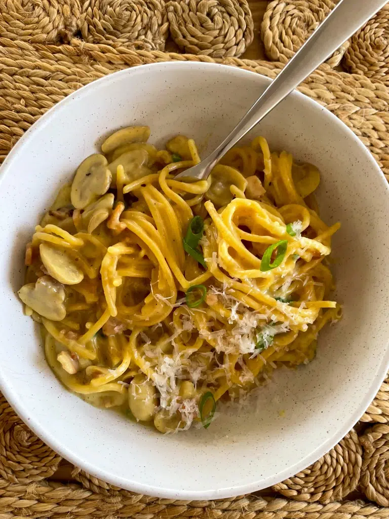 One Pot Creamy Bacon and Mushroom Pasta